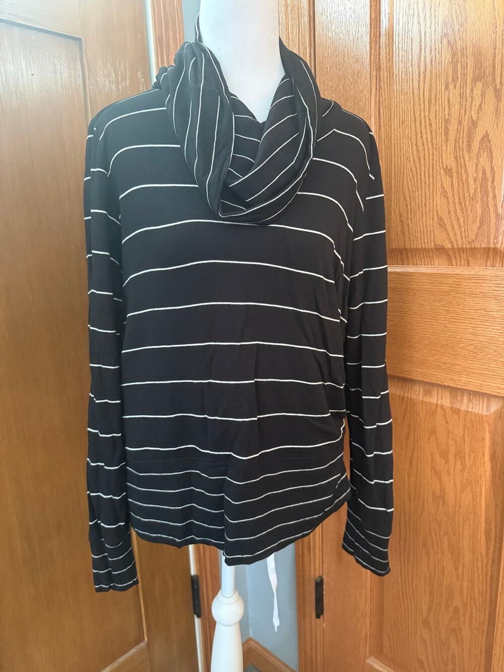 Cable & Gauge Striped Cowl Neck Top Size Large